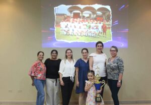 Entrega de trofeo Super Master San Pedro Sula a Junta Noroccidente