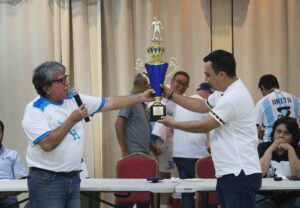 Entrega de trofeo Super Master San Pedro Sula a Junta Noroccidente