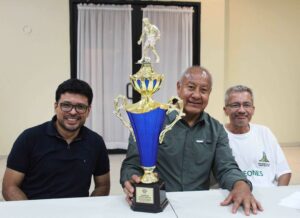 Entrega de trofeo Super Master San Pedro Sula a Junta Noroccidente