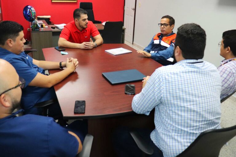 Entrega estudio geotécnico Hospital Mario Catarino Rivas